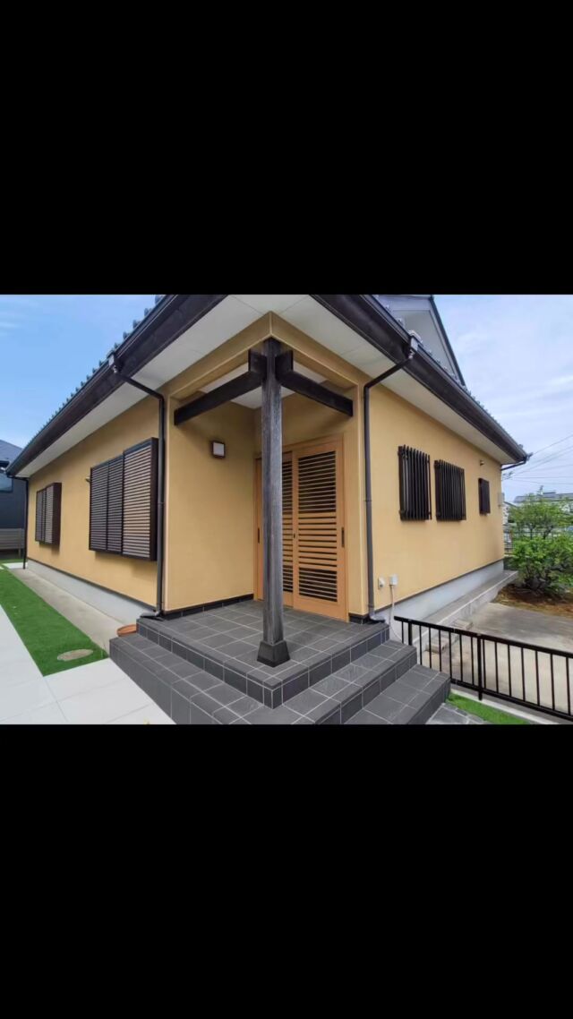 千葉県市原市K様邸
【縁側・柱塗装工事】before after 

千葉県市原市外壁塗装専門店
株式会社リペイント　

ロックペイント
防腐・防虫ステイン　
カラー【ウォルナット】　

K様ご依頼いただきまして、ありがとうございました😊

【ご対応可能地域】
市原市
相川/青葉台/青柳/青柳海岸/青柳北/安久谷/浅井小向/旭五所/安須/朝生原/姉崎/姉崎海岸/姉崎西/姉崎東/海士有木/天羽田/新井/新生/新巻/飯沼/池和田/石川/石神/石塚/泉台/磯ケ谷/飯給/市原/市場/糸久/犬成/今津朝山/今富/不入斗/岩/岩崎/岩崎西/岩野見/上原/牛久/馬立/潤井戸/うるいど南/江子田/大桶/大久保/大蔵/大作/大坪/大戸/大厩/大和田/荻作/奥野/押沼/小田部/折津/海保/柿木台/風戸/柏原/神代/片又木/勝間/金沢/上高根/加茂/栢橋/川在/神崎/菊間/喜多/北国分寺台/吉沢/君塚/久々津/草刈/久保/五井/五井金杉/五井中央東/五井中央西/五井中央南/五井西/五井東/五井海岸/高坂/光風台/小折/郡本/小草畑/国分寺台中央/国本/古敷谷/五所/古都辺/駒込/小谷田/権現堂/金剛地/西広/桜台/佐是/更級/椎津/椎の木台/島田/島野/下野/下矢田/十五沢/宿/白塚/白金町/真ケ谷/菅野/諏訪/瀬又/惣社/高倉/高滝/高田/滝口/武士/辰巳台東/辰巳台西/立野/田尾/田淵/田淵旧日竹/玉前/玉前西/千種/千種海岸/ちはら台東/ちはら台南/ちはら台西/廿五里/月崎/月出/土宇/鶴舞/出津/出津西/寺谷/徳氏/戸面/外部田/豊成/中/中高根/中野/永吉/奈良/新堀/西国吉/西国分寺台/西五所/西野/西野谷/根田/能満/野毛/葉木/畑木/原田/番場/東国吉/東国分寺台/東五所/引田/櫃挾/平田/平野/深城/福増/藤井/二日市場/不入/古市場/平蔵/奉免/堀越/本郷/町田/松ケ島/松ケ島西/松崎/万田野/水沢/南岩崎/南国分寺台/皆吉/宮原/妙香/迎田/村上/門前/矢田/柳川/柳原/藪/山木/山倉/山口/山小川/山田/山田橋/八幡/八幡石塚/八幡海岸通/八幡北町/八幡浦/有秋台東/有秋台西/養老/米沢/米原/若宮/分目　その他にも千葉市・茂原市・長柄町・木更津市・君津市　

屋根塗装/雨漏り/シロアリ/リフォーム/不動産/不動産投資家/アパート/マンション/工場/大家/施工事例/before/after/駐車場/高圧洗浄/建設業

#千葉県 #千葉市 #市原市 #茂原市 #袖ヶ浦市 #木更津市 #外壁塗装 #塗装 #施工事例 #before #after #塗り替え #雨漏り #屋根塗装 #アパート #マンション #リフォーム #リノベーション #不動産投資  #縁側 #ウッドデッキ
